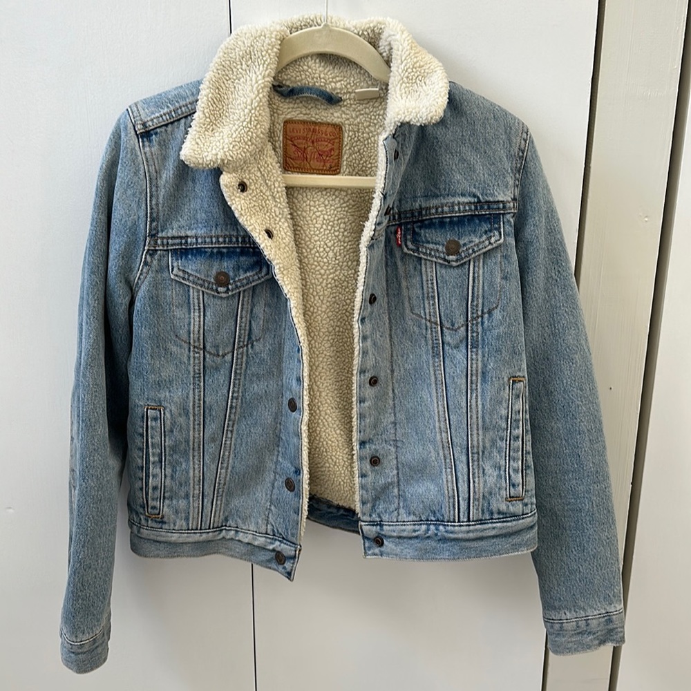 Levi’s Sherpa Trucker Jacket, size Small